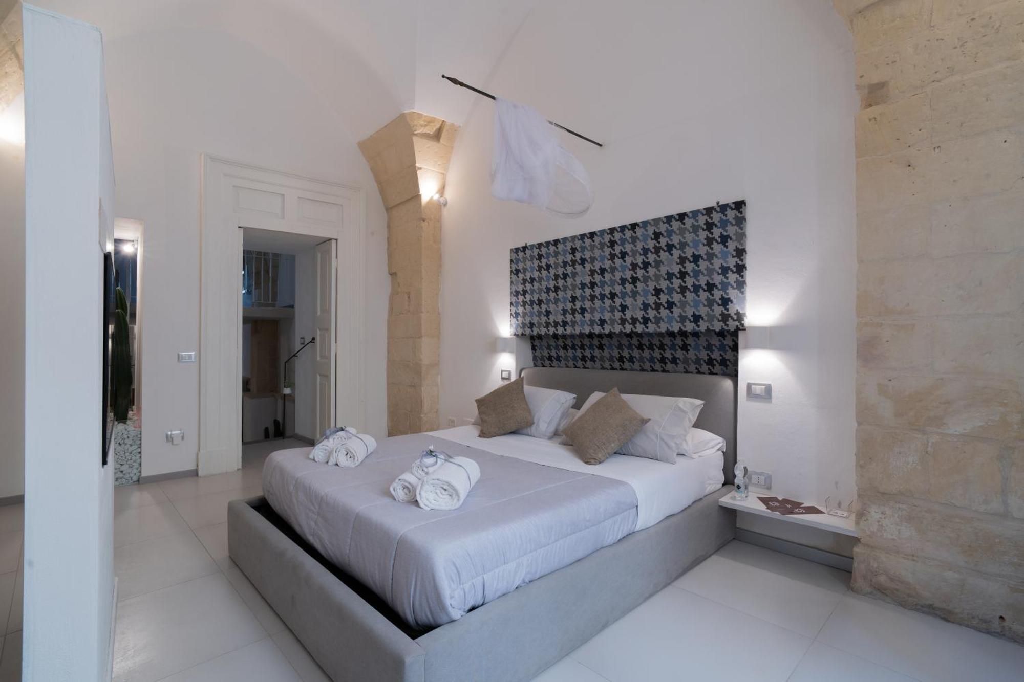 Dimora Barocca Luxury Suites Lecce Exterior photo