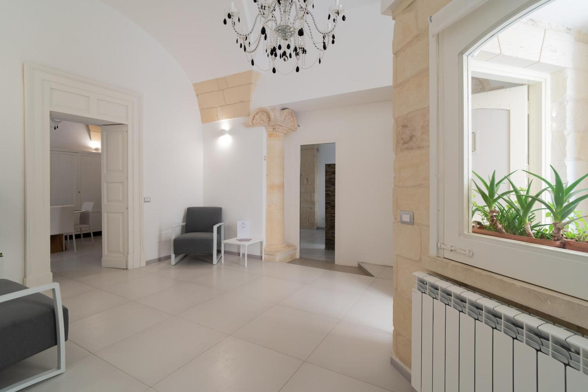 Dimora Barocca Luxury Suites Lecce Exterior photo